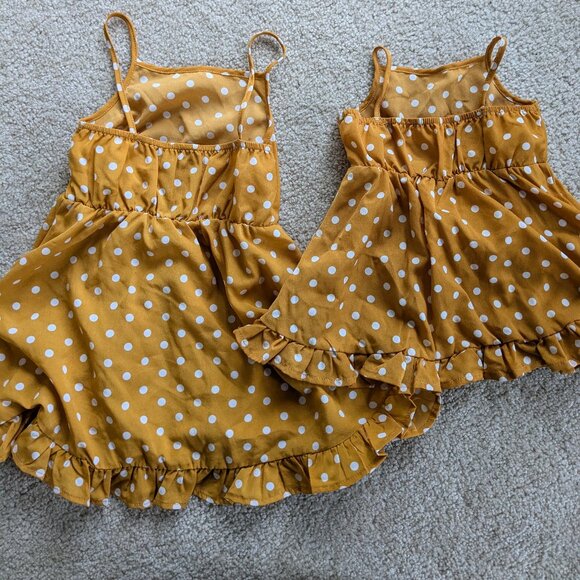 Mustard polka dot sister dresses - Picture 2 of 6